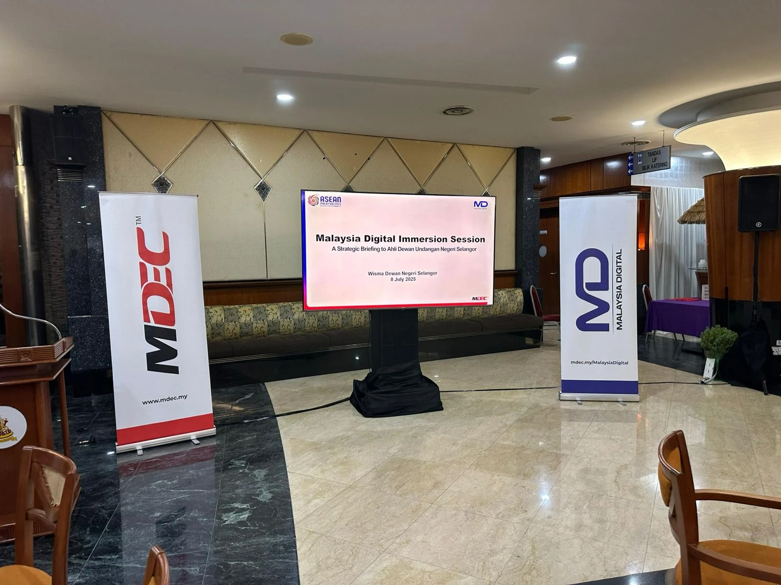 LED TV + Stand — event media